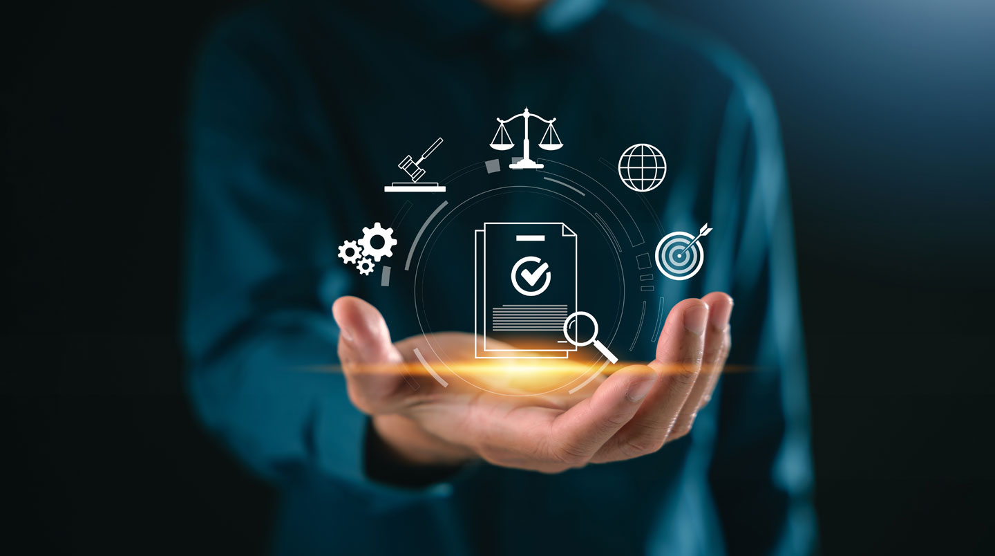 Avocate ou notaire française consultant tablette professionnelle affichant interface de lettre recommandée électronique avec statut de dépôt horodaté UTC et certificat de traçabilité, dans cabinet juridique contemporain avec codes reliés en arrière-plan